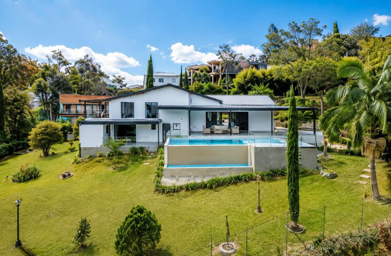 Fachada Villa Zenit